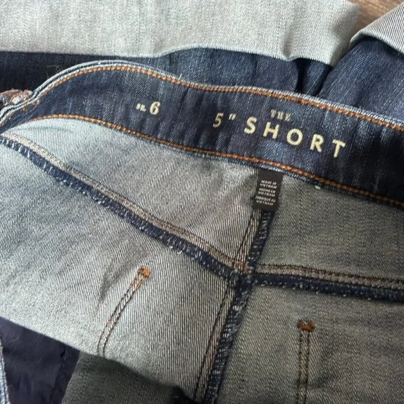 White House Black Market denim shorts 6 - Picture 4 of 7